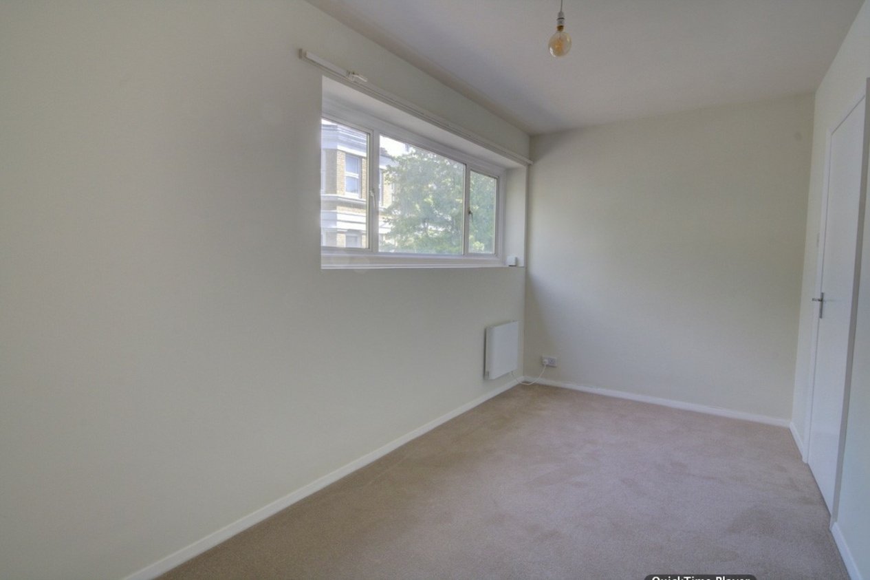 Properties Under Offer in The Parade Folkestone