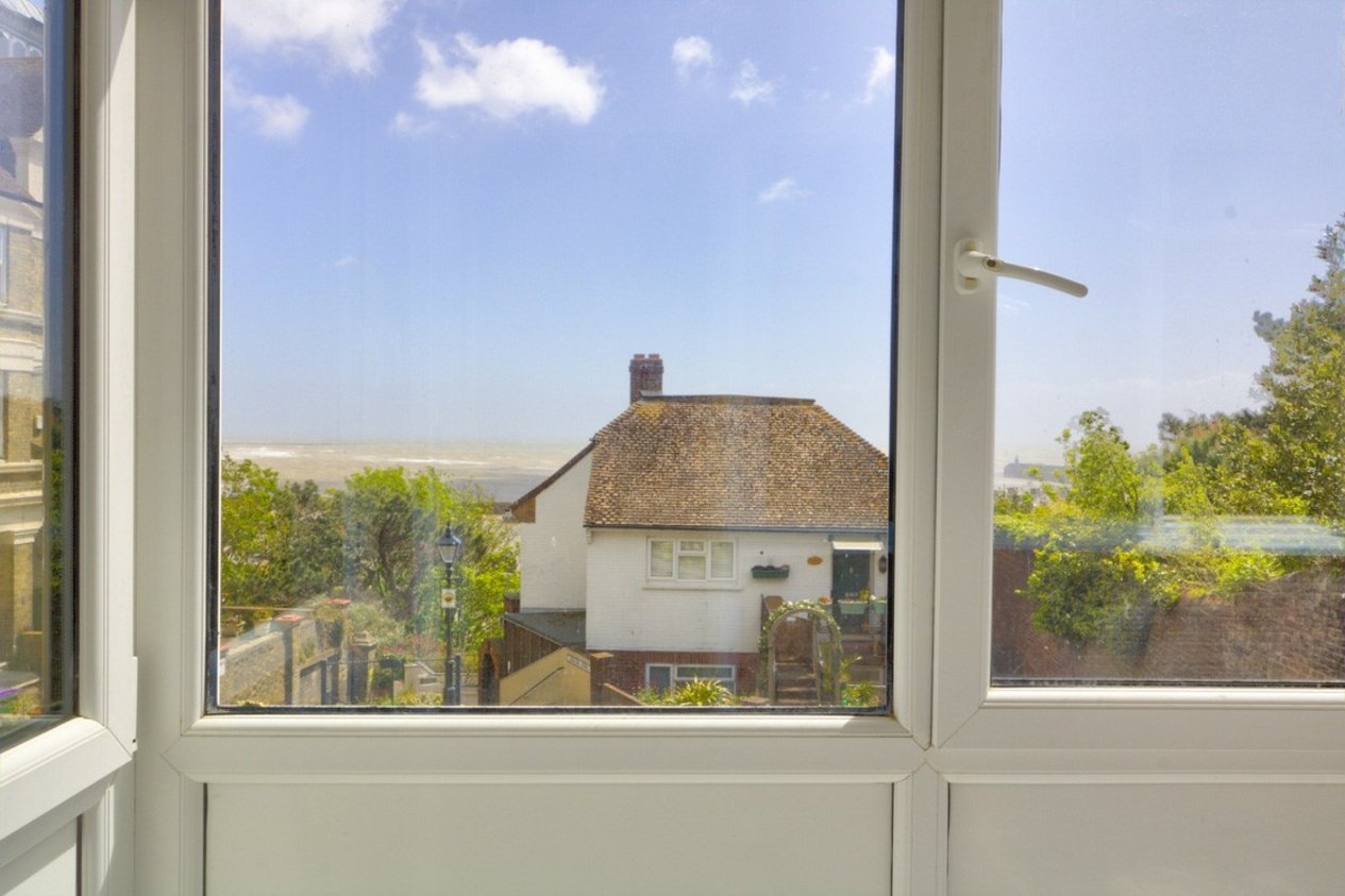 Properties Under Offer in The Parade Folkestone