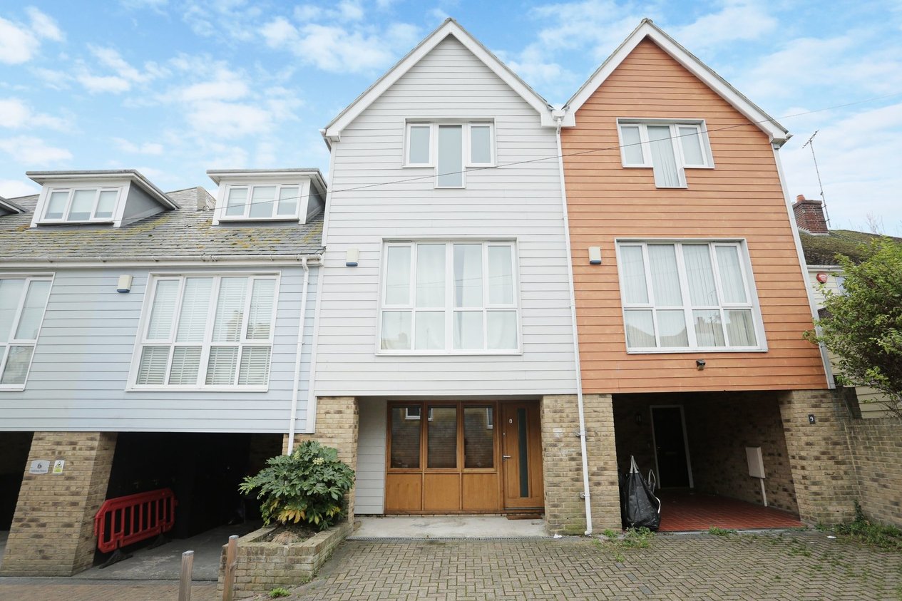 Properties For Sale in The Pathway  Broadstairs