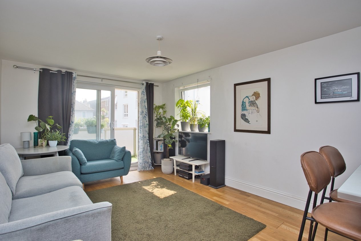 Properties For Sale in The Riviera Folkestone