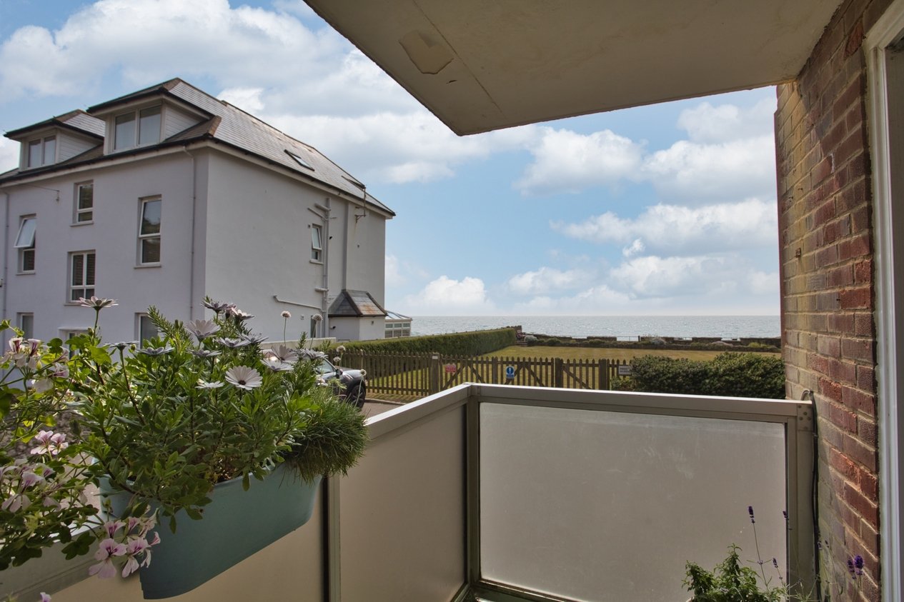 Properties For Sale in The Riviera Folkestone