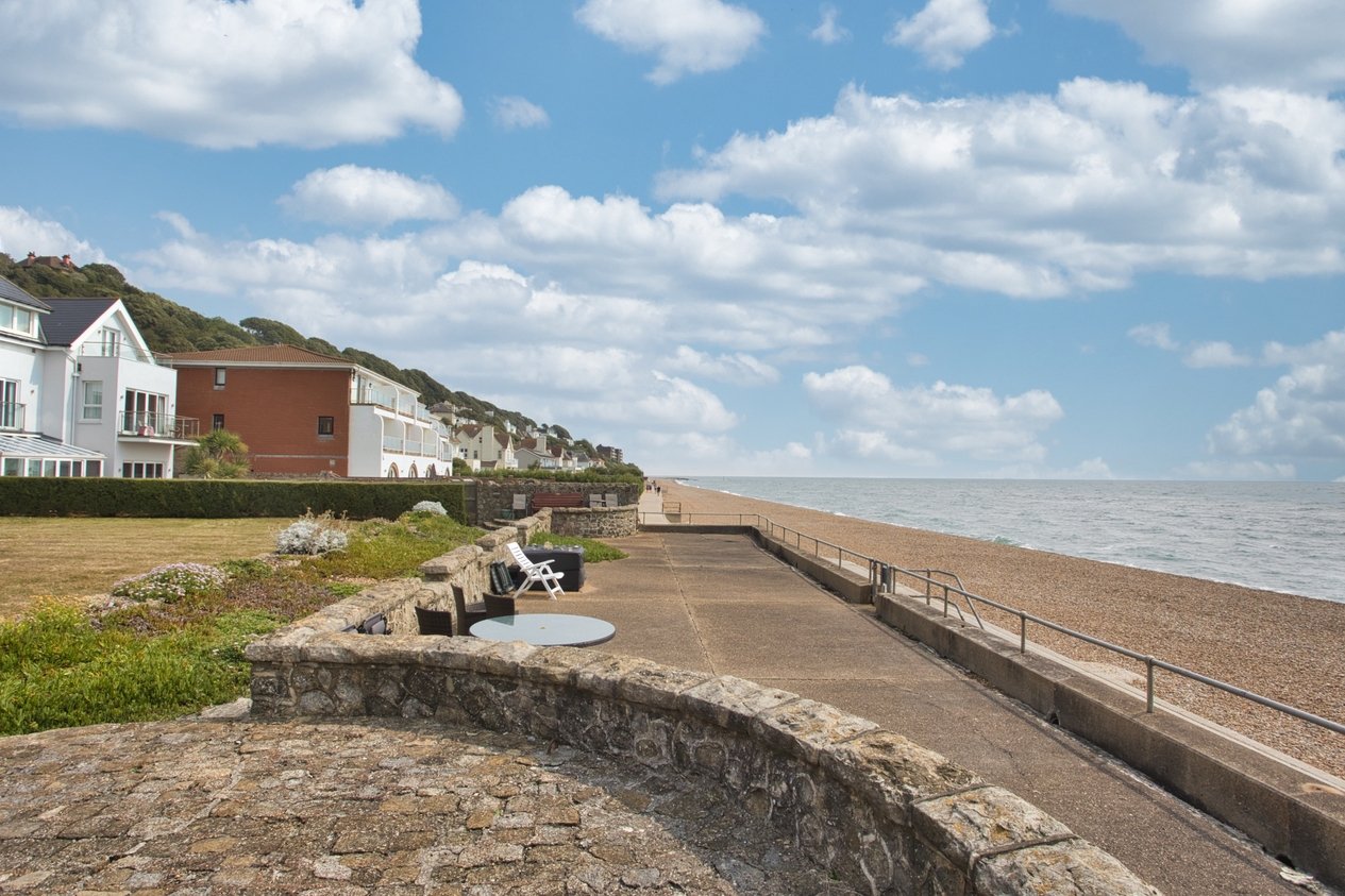 Properties For Sale in The Riviera Folkestone