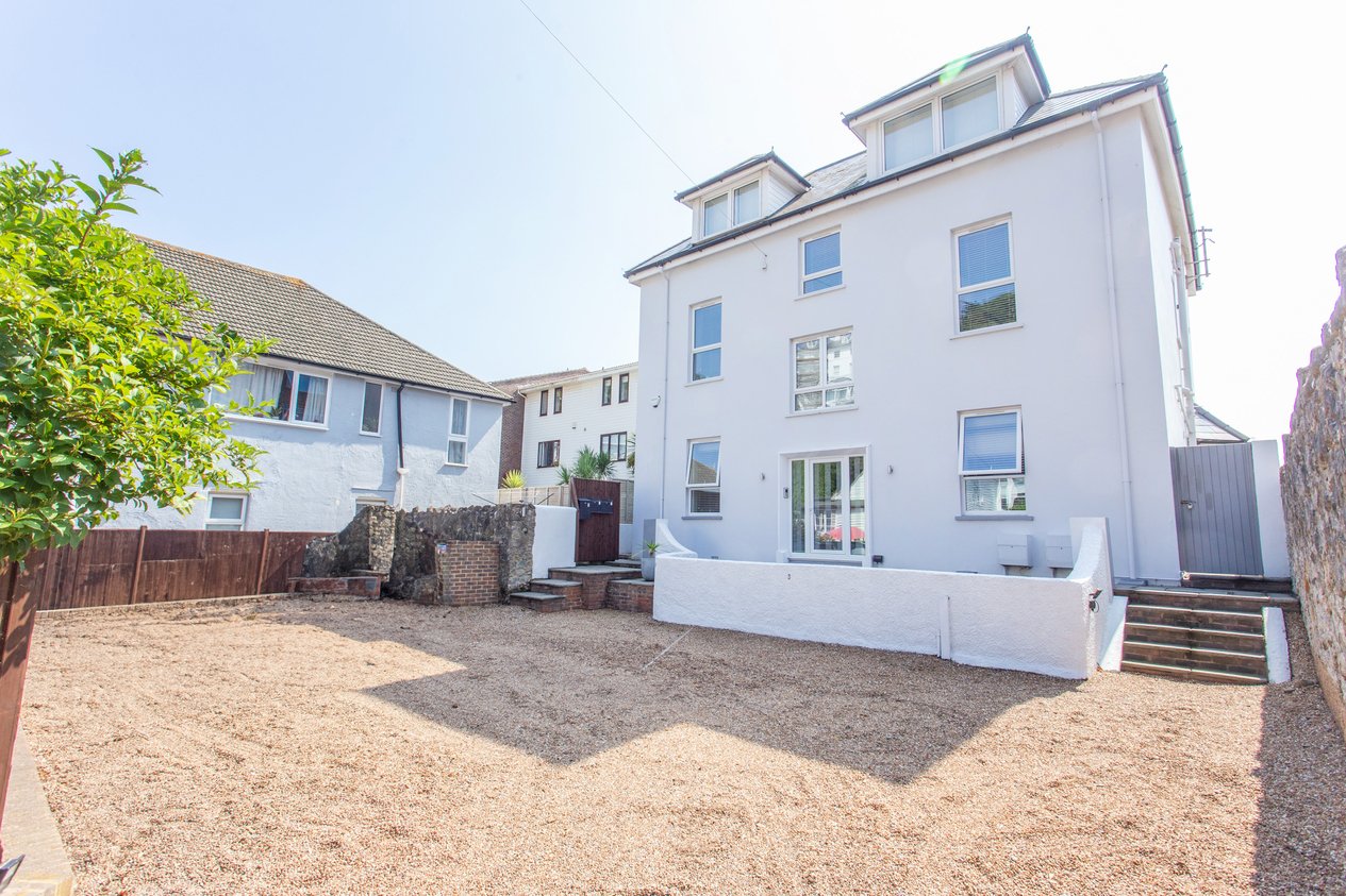 Properties Under Offer in The Riviera Folkestone