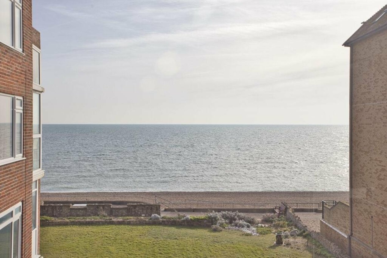 Properties For Sale in The Riviera Sandgate