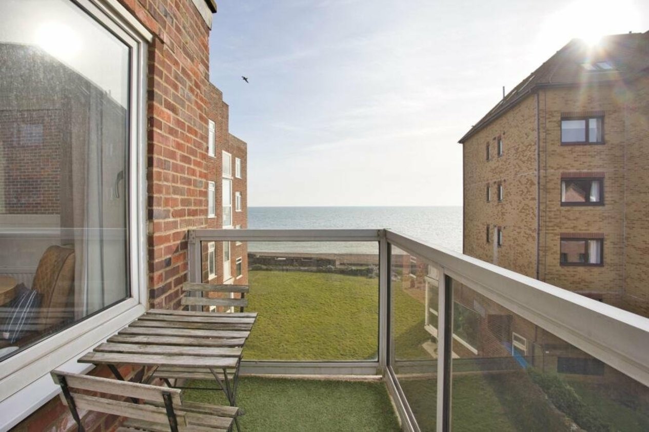 Properties For Sale in The Riviera Sandgate