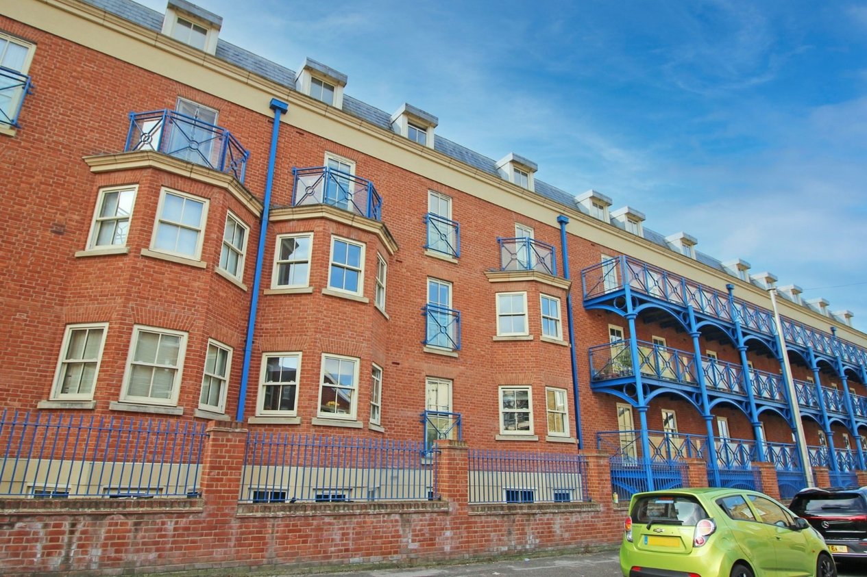 Properties Under Offer in The Royal Seabathing Canterbury Road Margate