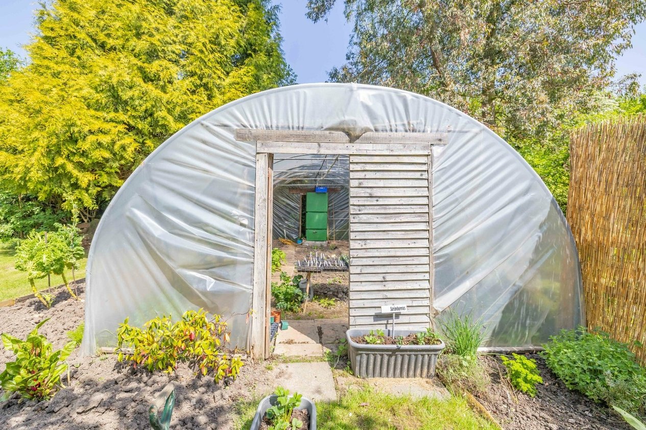 Properties For Sale in The Snuggery Under The Wood