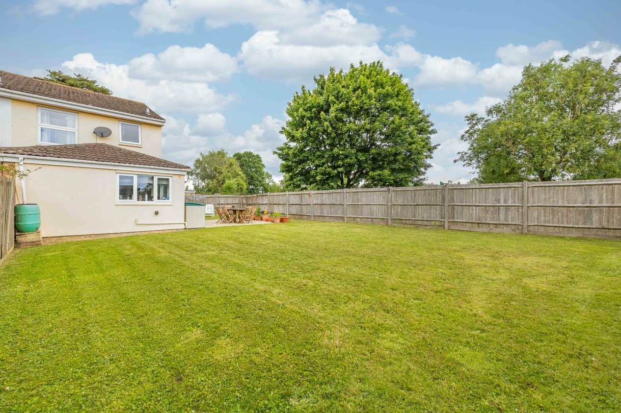 Properties For Sale in The Spinney Ashford