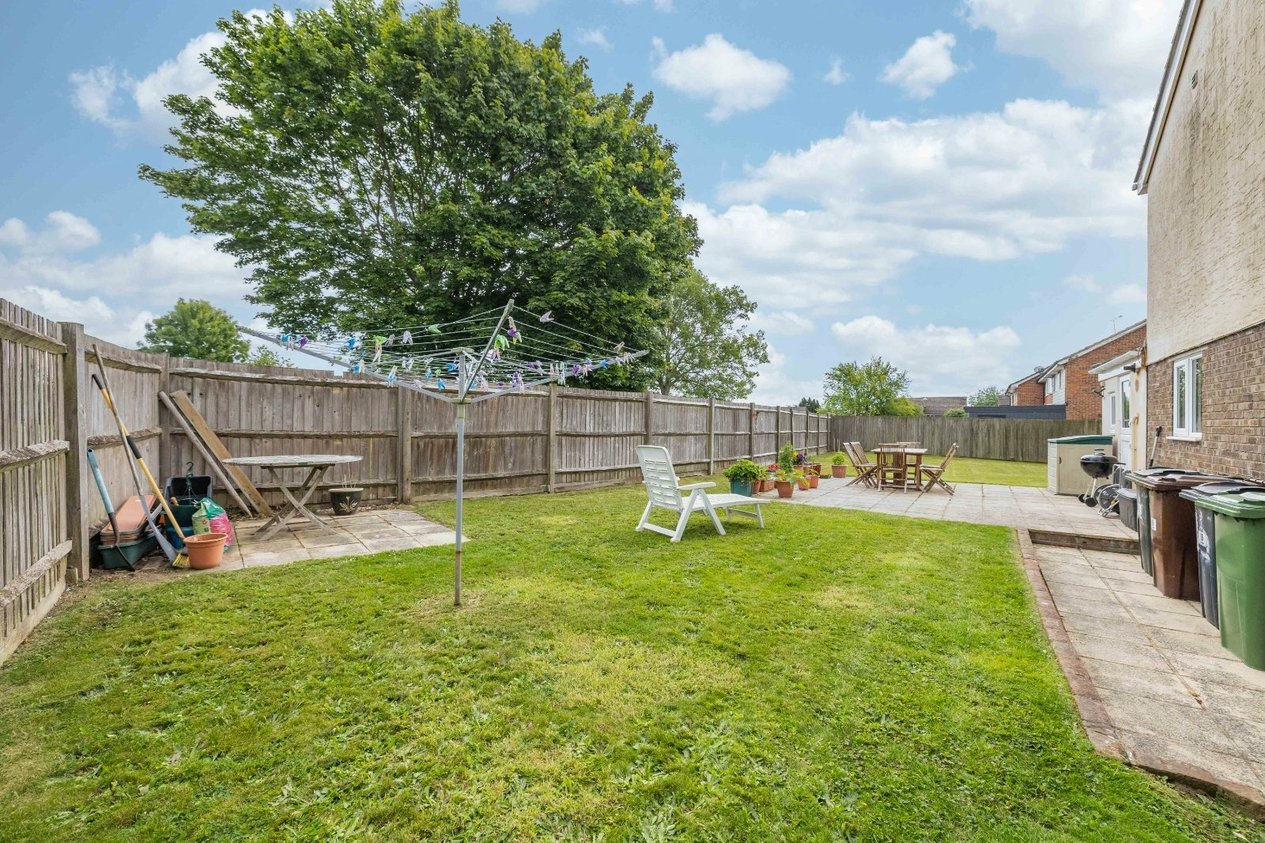 Properties For Sale in The Spinney Ashford