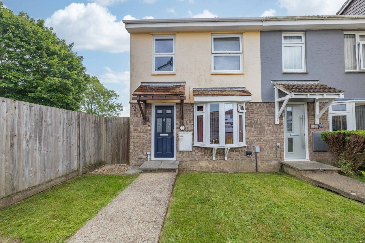 Properties For Sale in The Spinney Ashford