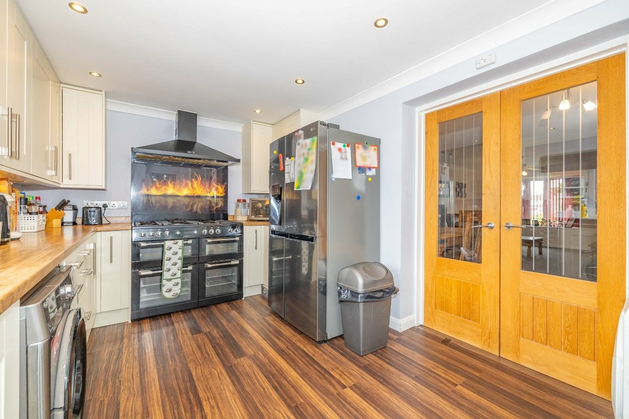 Properties For Sale in The Spinney Ashford