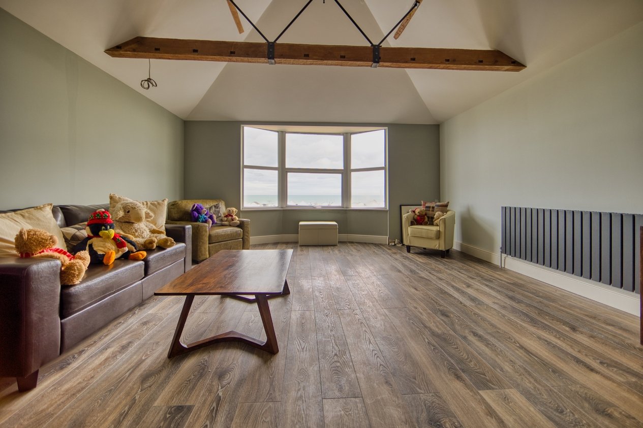 Properties For Sale in The Strand Deal