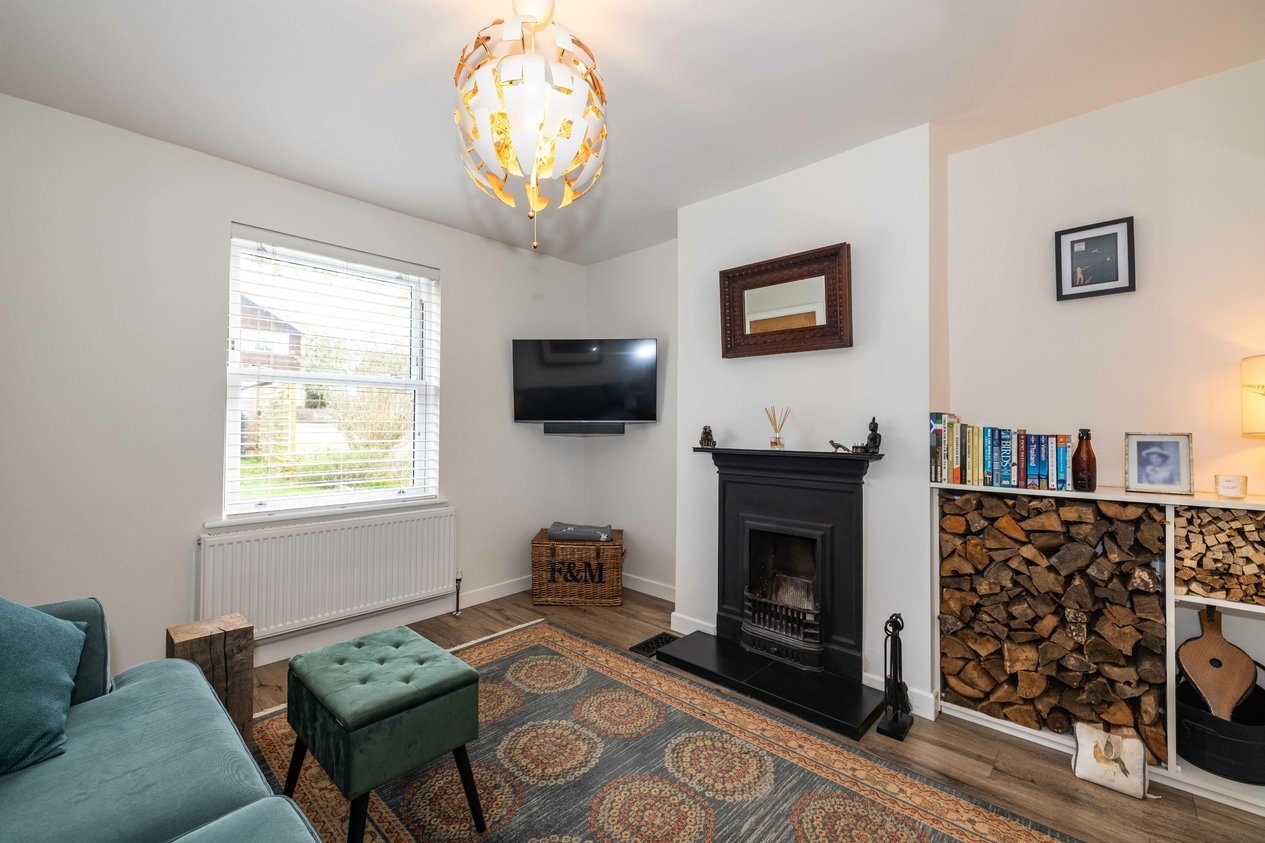 Properties Under Offer in The Street Adisham