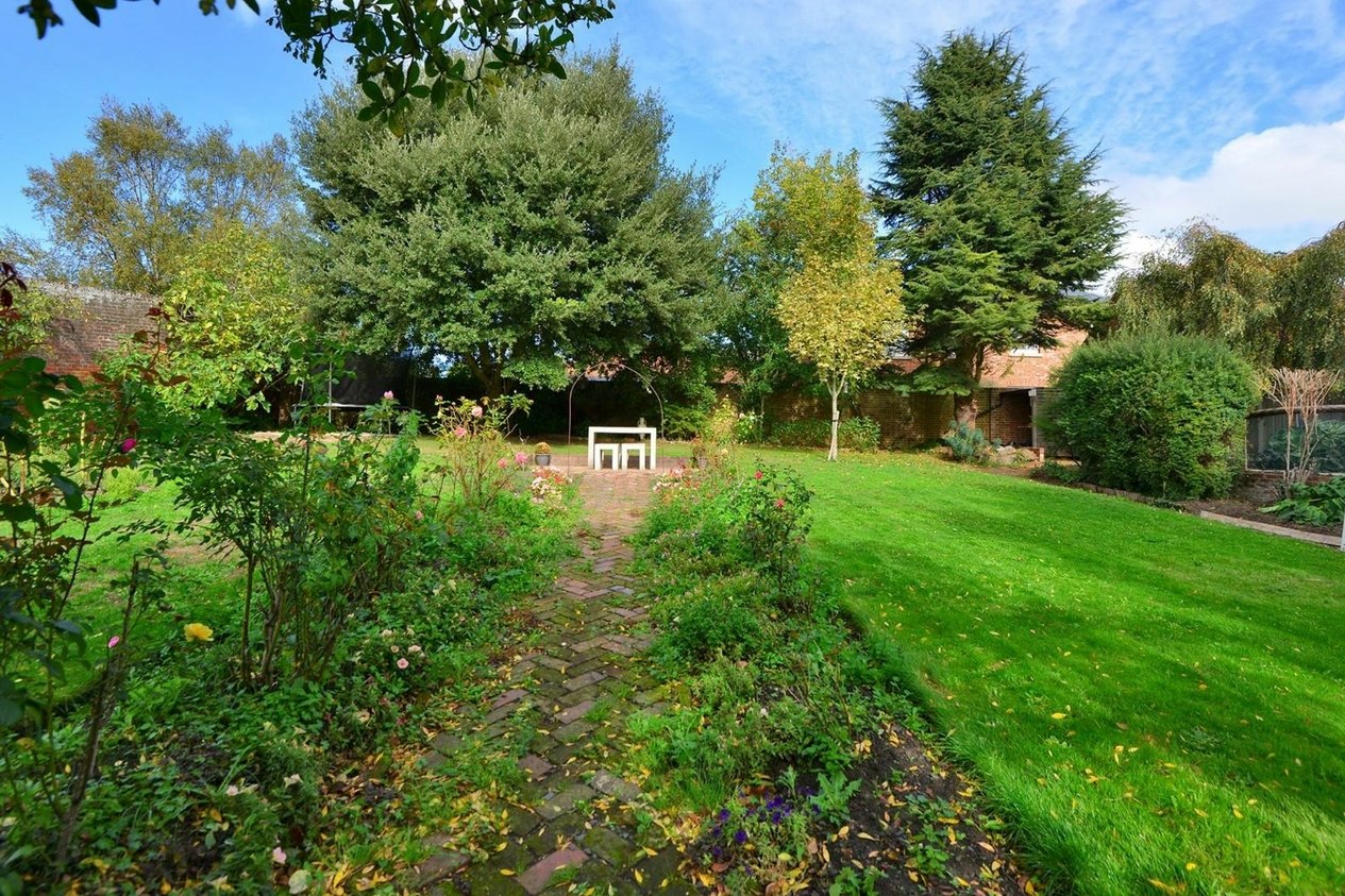 Properties For Sale in The Street  Boughton-Under-Blean