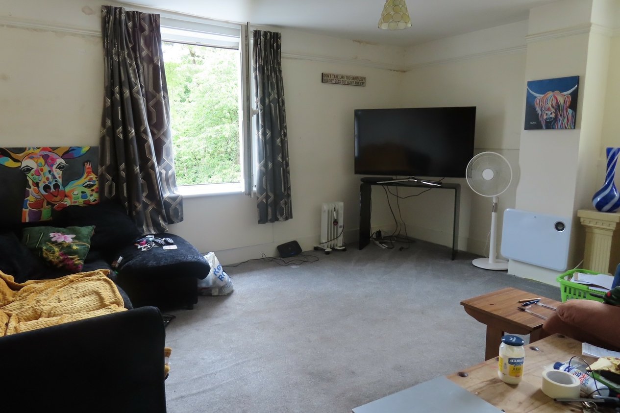 Properties For Sale in The Street Deal