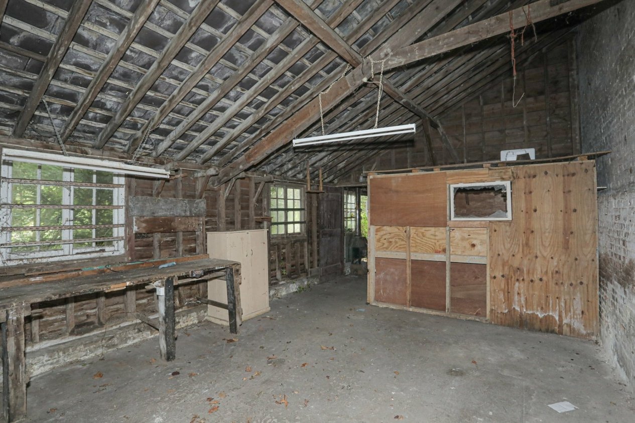 Properties For Sale in The Street Deal