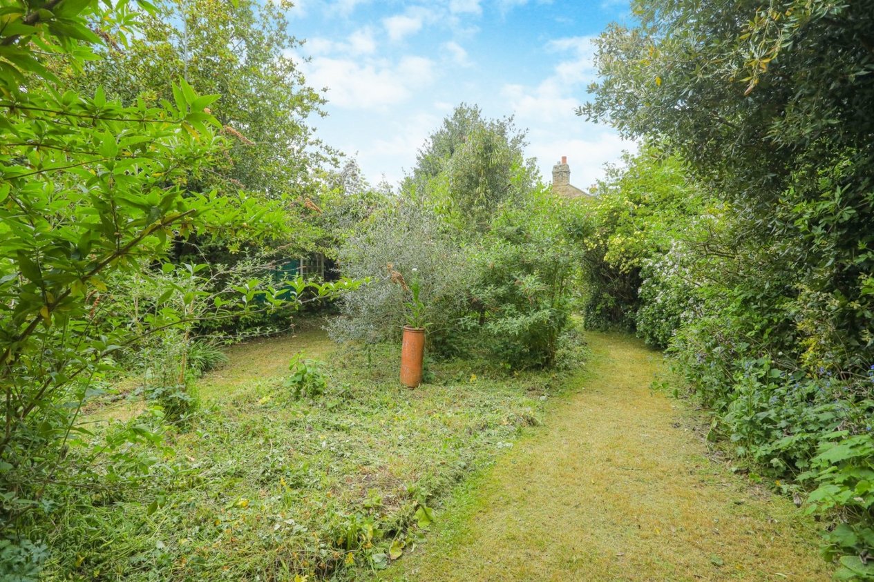 Properties For Sale in The Street Deal