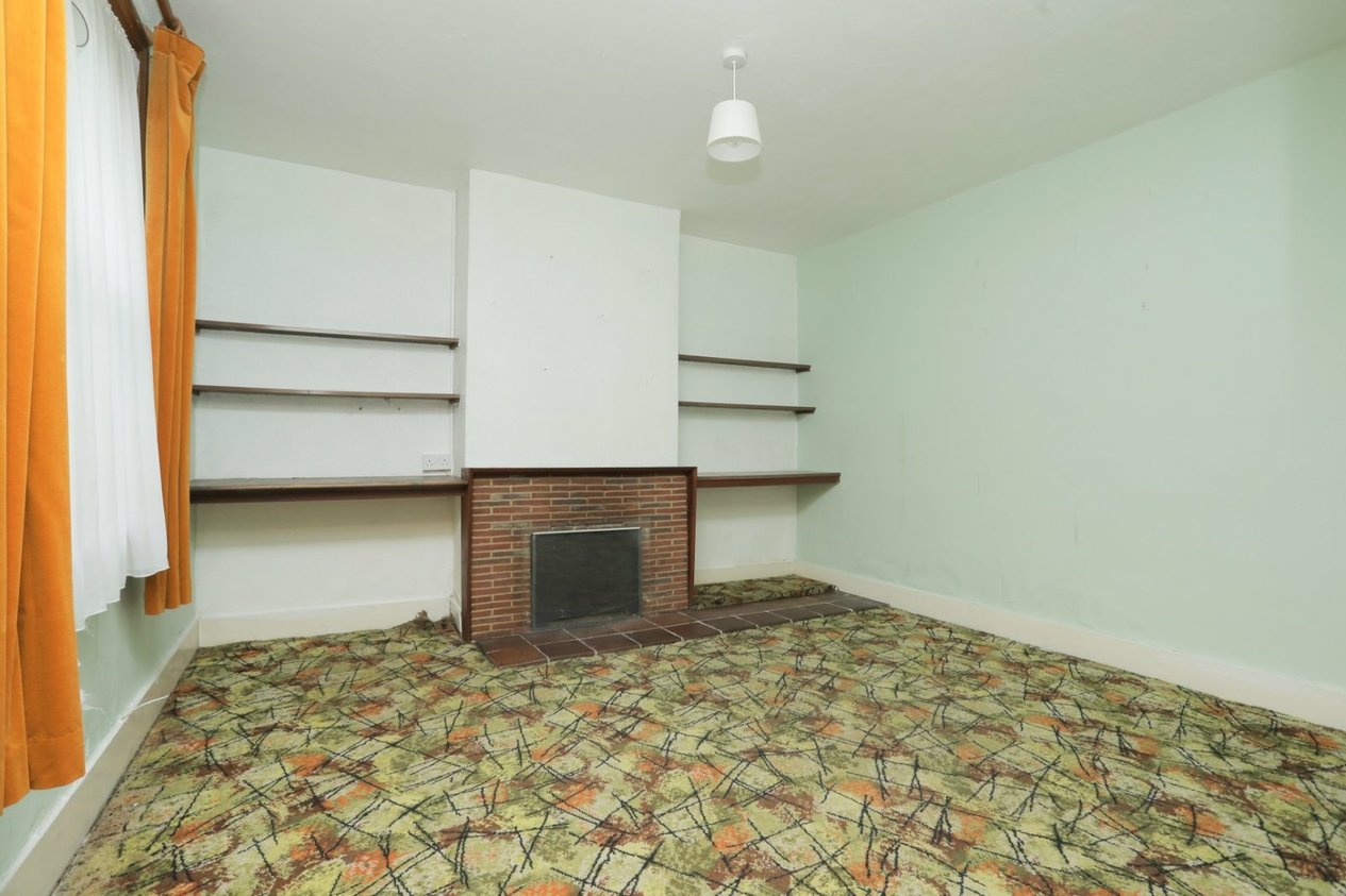 Properties For Sale in The Street Deal