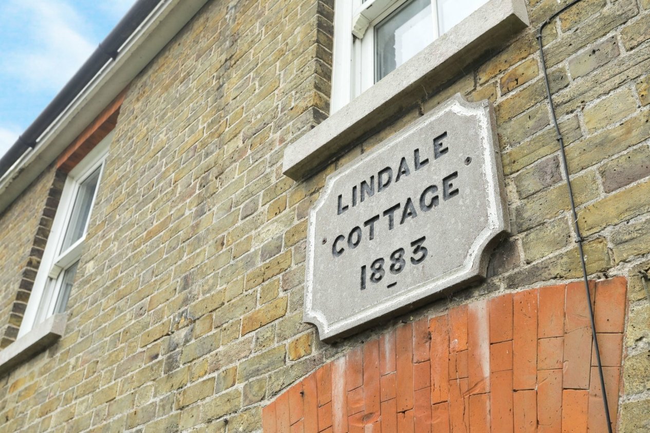 Properties For Sale in The Street Deal