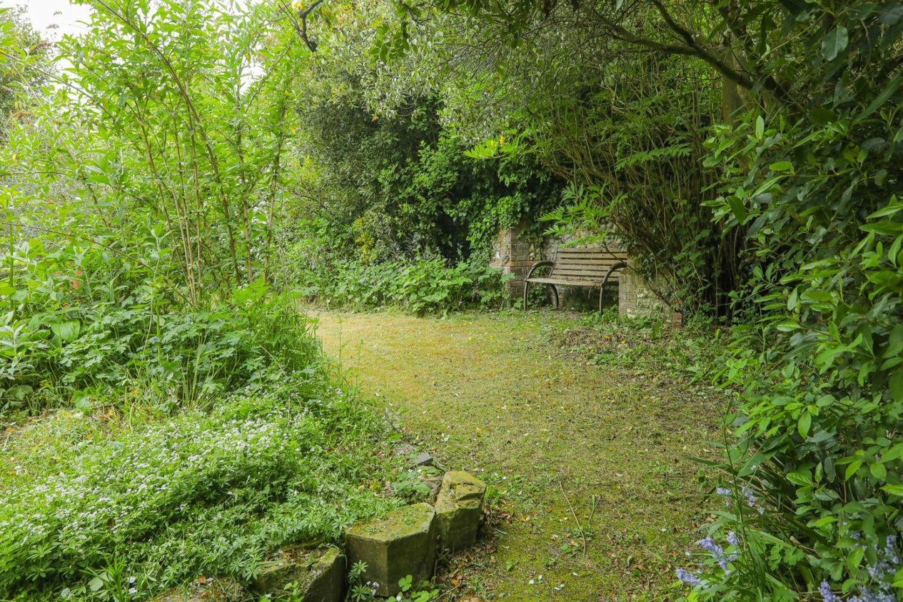 Properties For Sale in The Street Deal