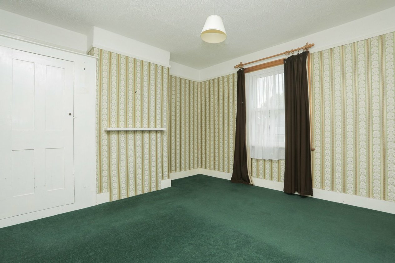 Properties For Sale in The Street Deal