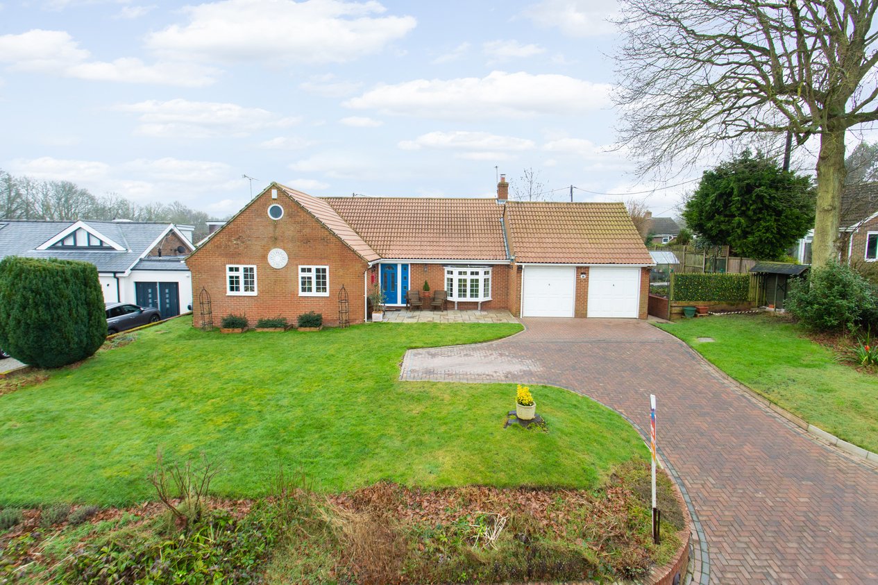 Properties Under Offer in The Street Kingston