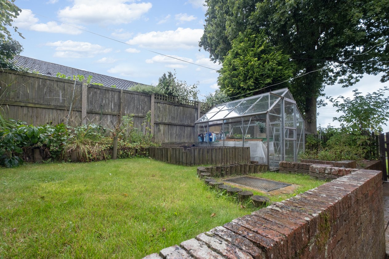 Properties Under Offer in The Street Kingston