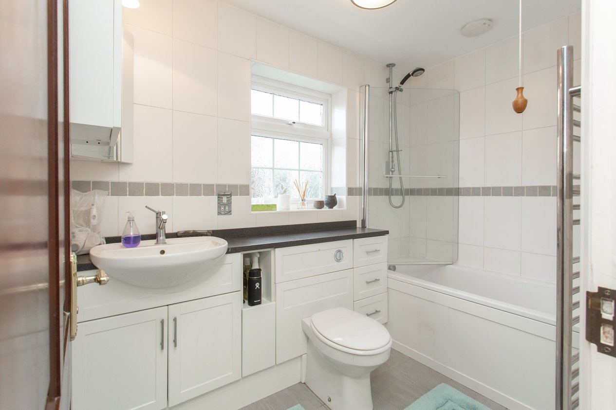 Properties Under Offer in The Street Kingston