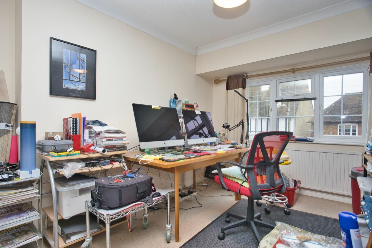 Properties For Sale in The Street  Newington