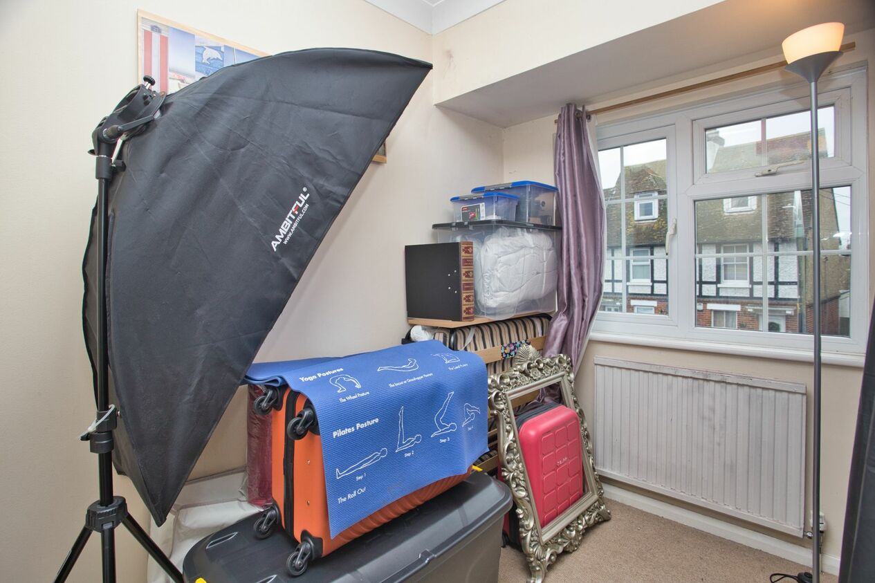 Properties For Sale in The Street  Newington