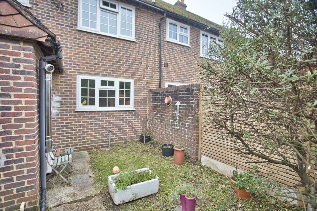 Properties For Sale in The Street  Newington