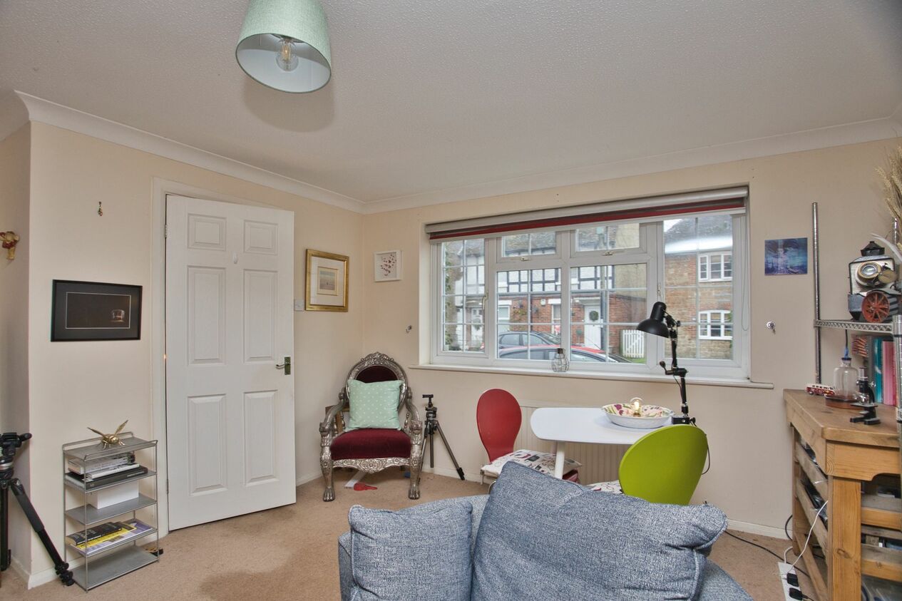 Properties For Sale in The Street  Newington