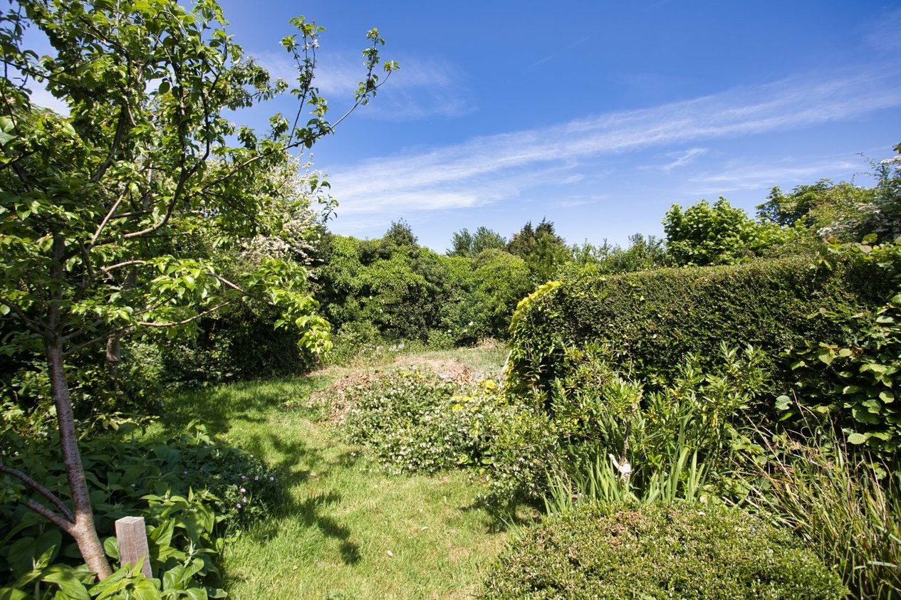 Properties For Sale in The Street Sholden