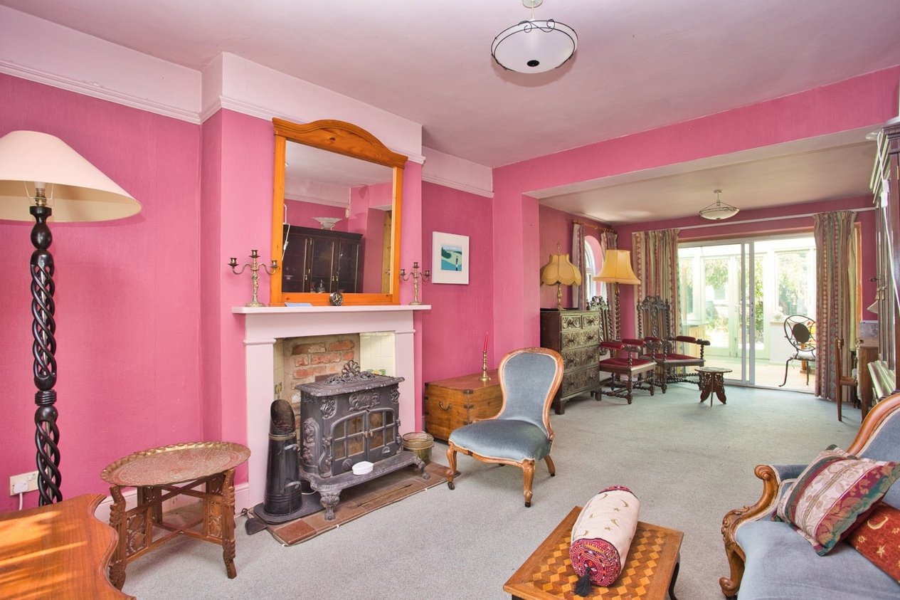 Properties For Sale in The Street Sholden