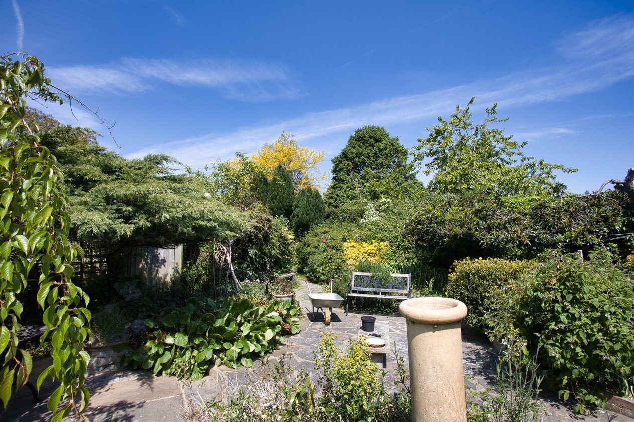 Properties For Sale in The Street Sholden