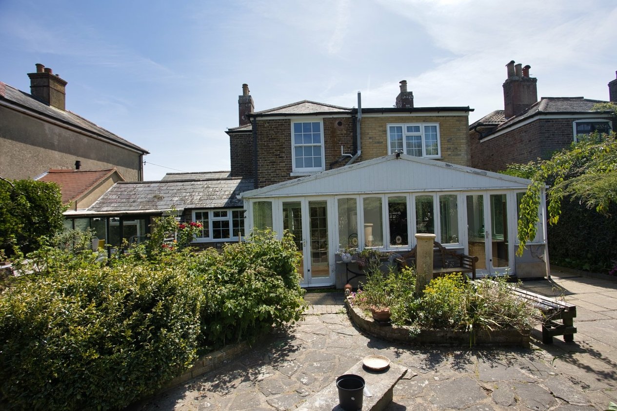 Properties For Sale in The Street Sholden