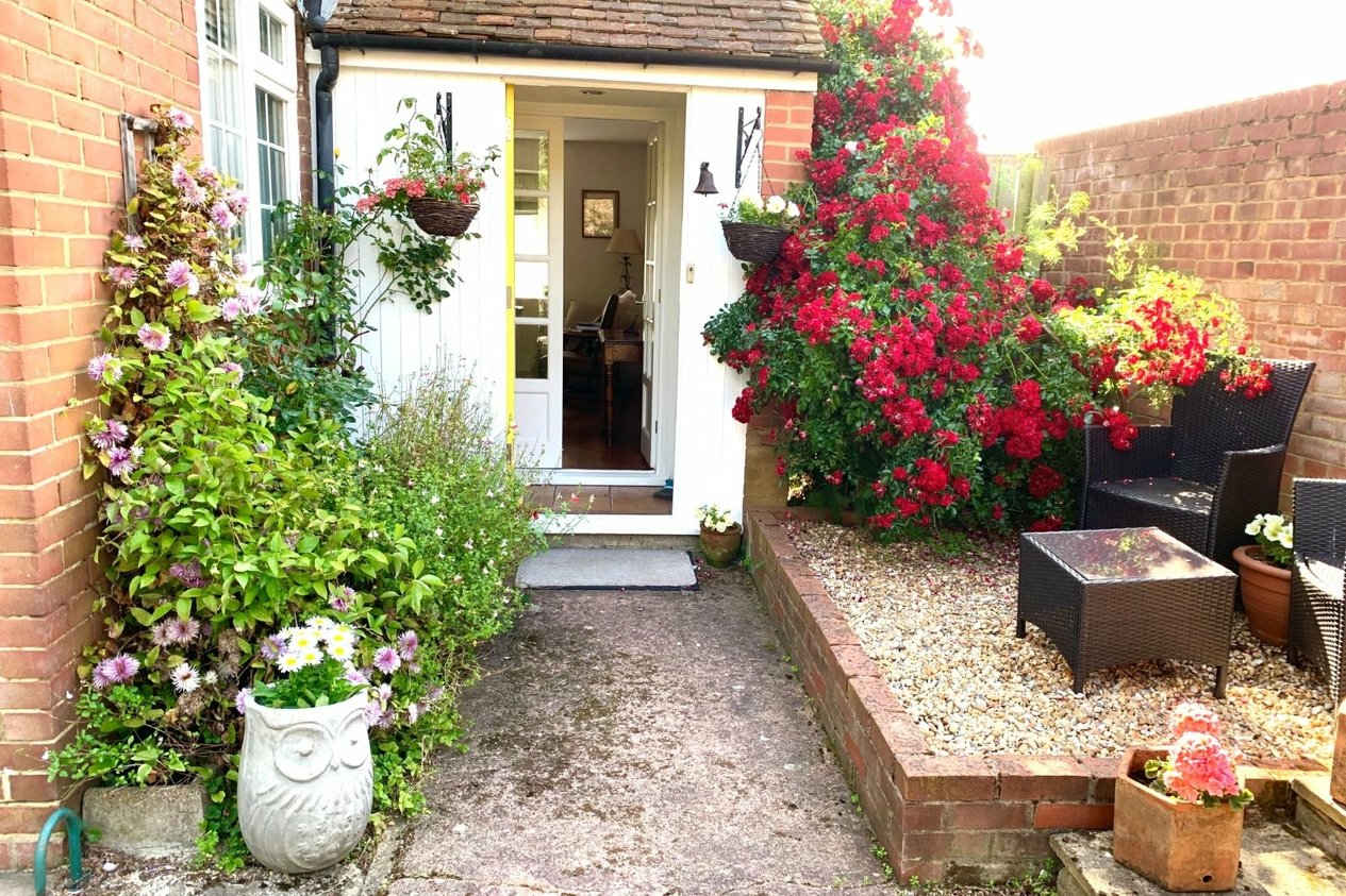 Properties For Sale in The Street Staple