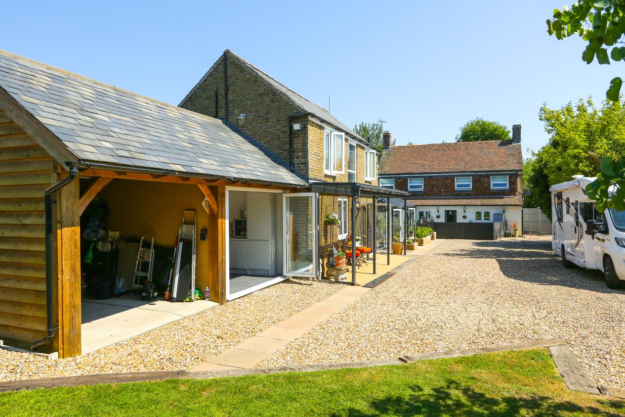 Properties For Sale in The Street Stourmouth