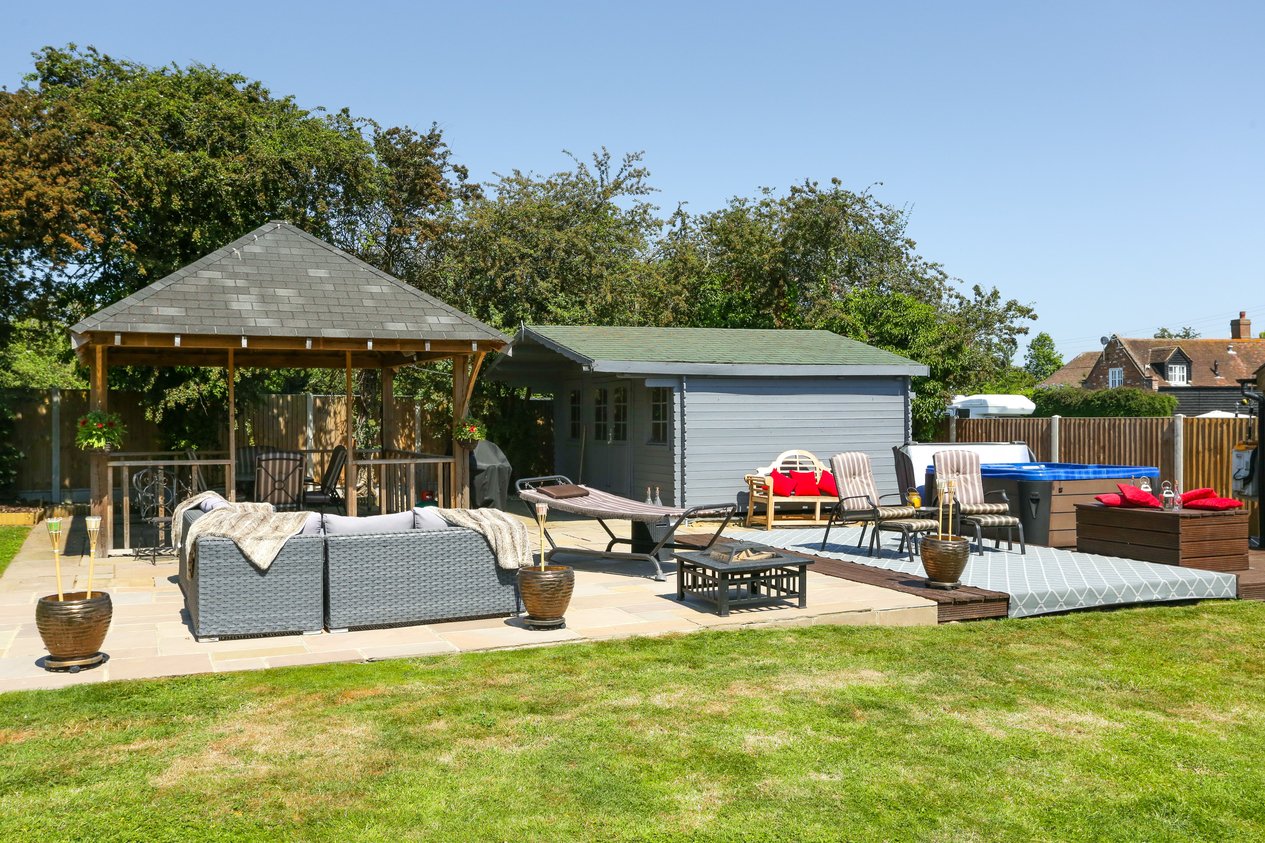 Properties For Sale in The Street Stourmouth