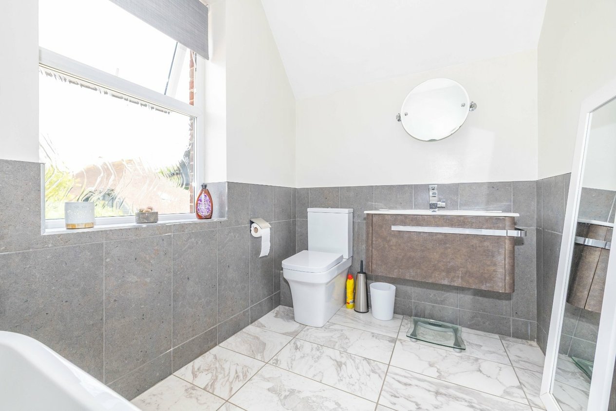 Properties For Sale in The Street Womenswold