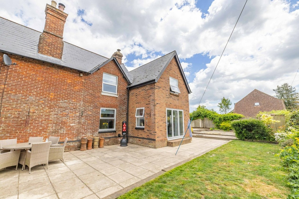 Properties For Sale in The Street Womenswold