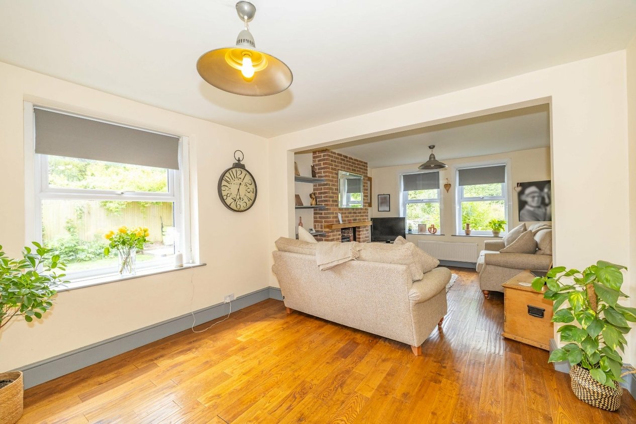 Properties For Sale in The Street Womenswold