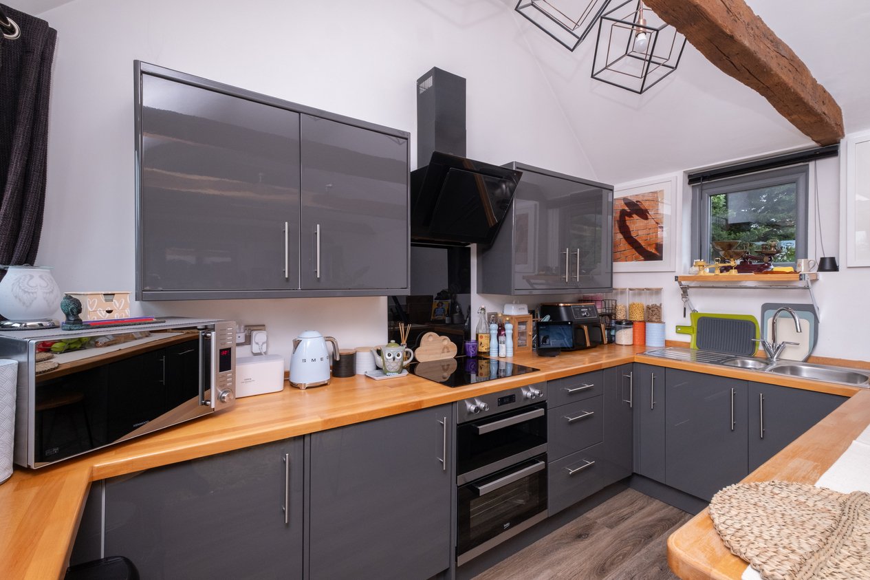 Properties Under Offer in Tufton Road Ashford