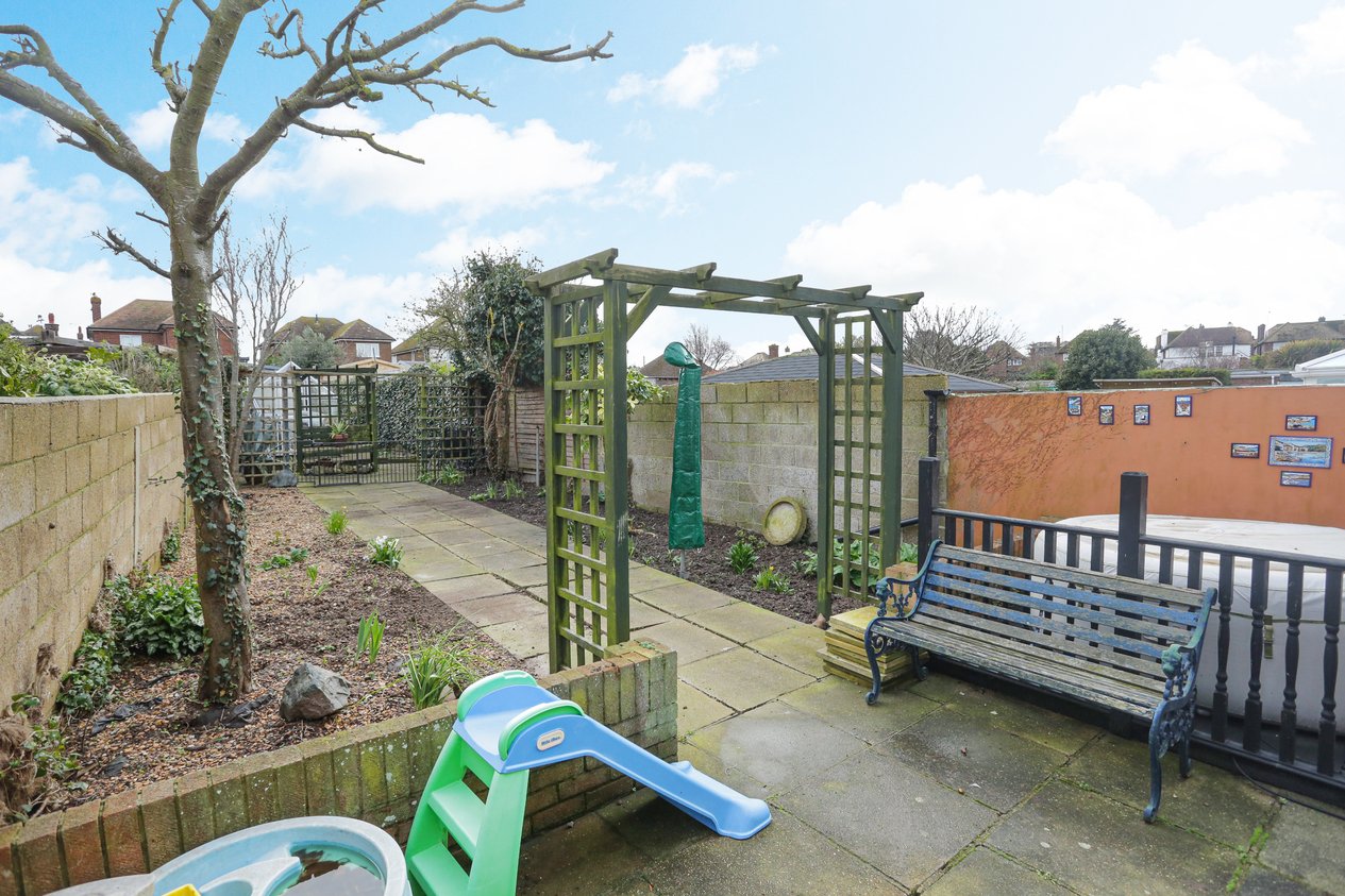 Properties Under Offer in Tyson Avenue Margate