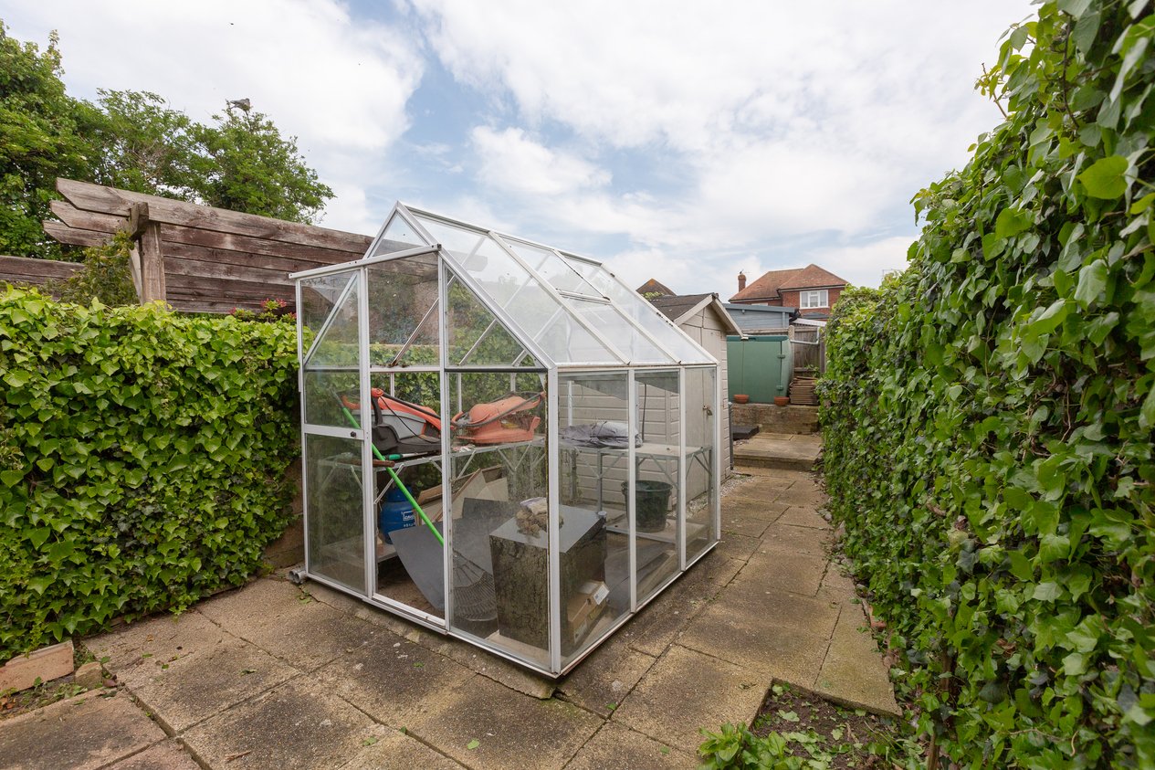 Properties Under Offer in Tyson Avenue Margate