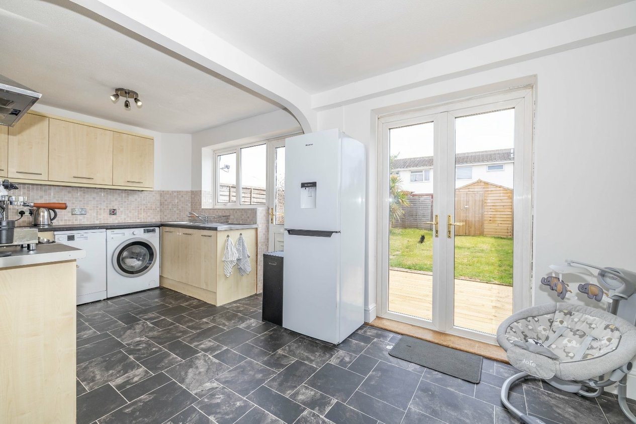 Properties For Sale in Underwood Close Kennington