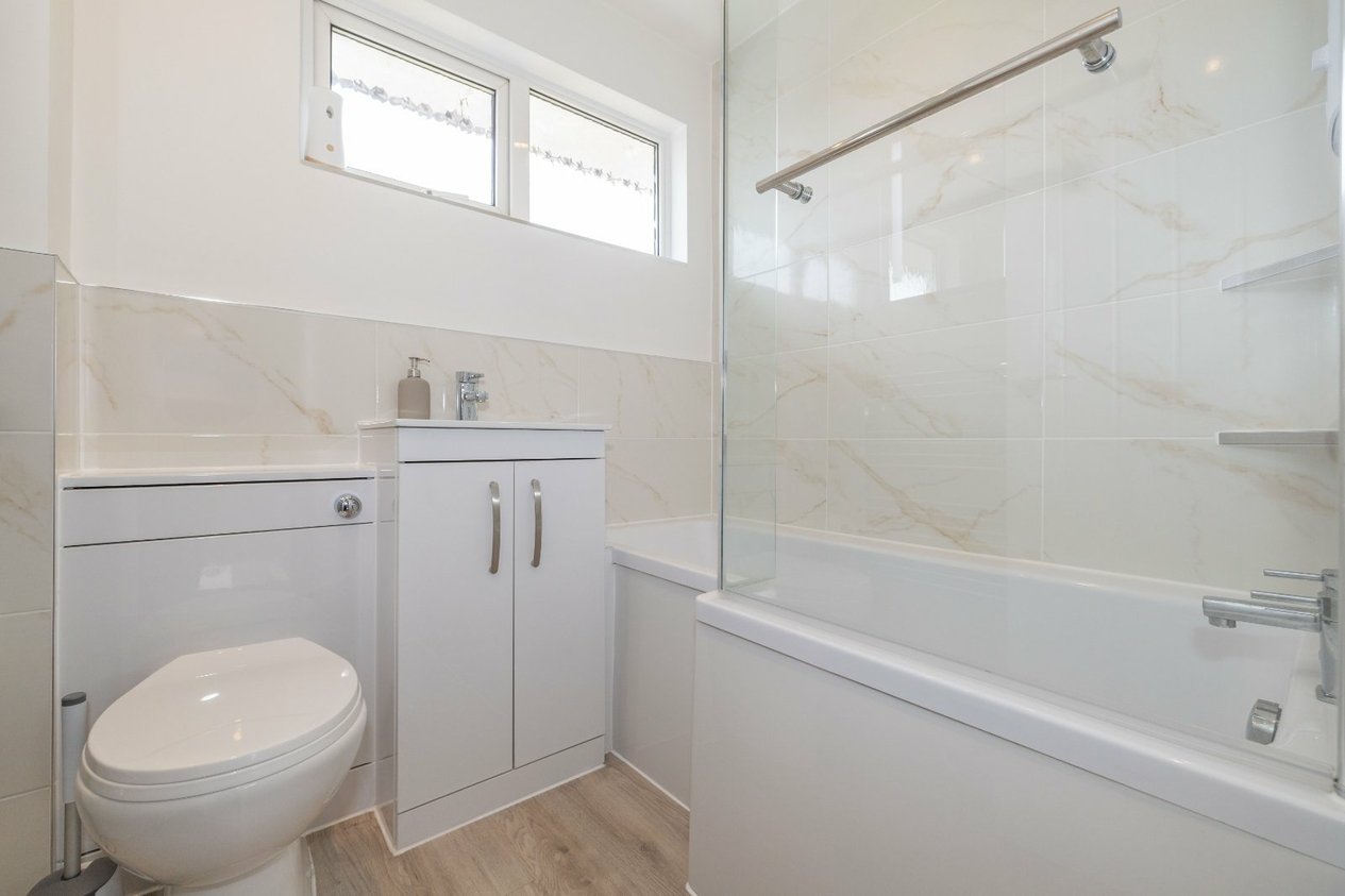 Properties For Sale in Underwood Close Kennington