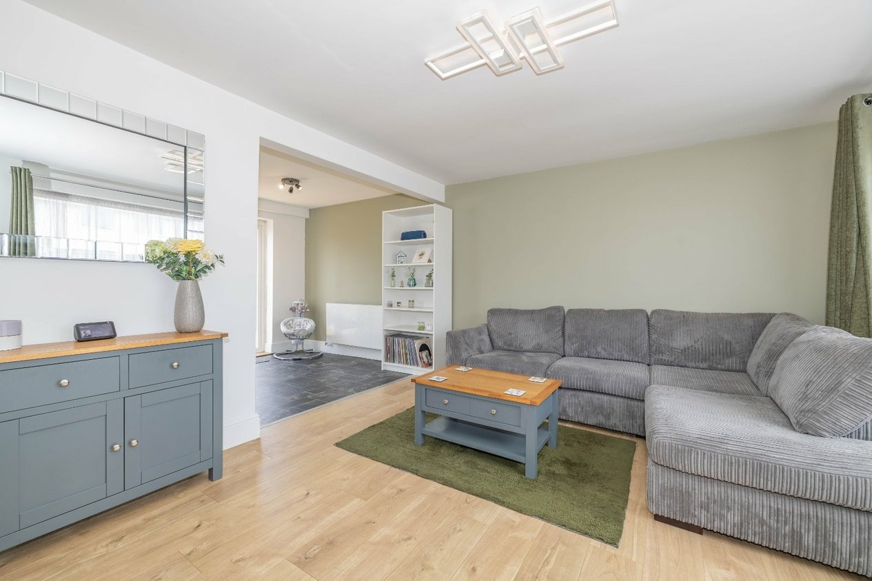 Properties For Sale in Underwood Close Kennington