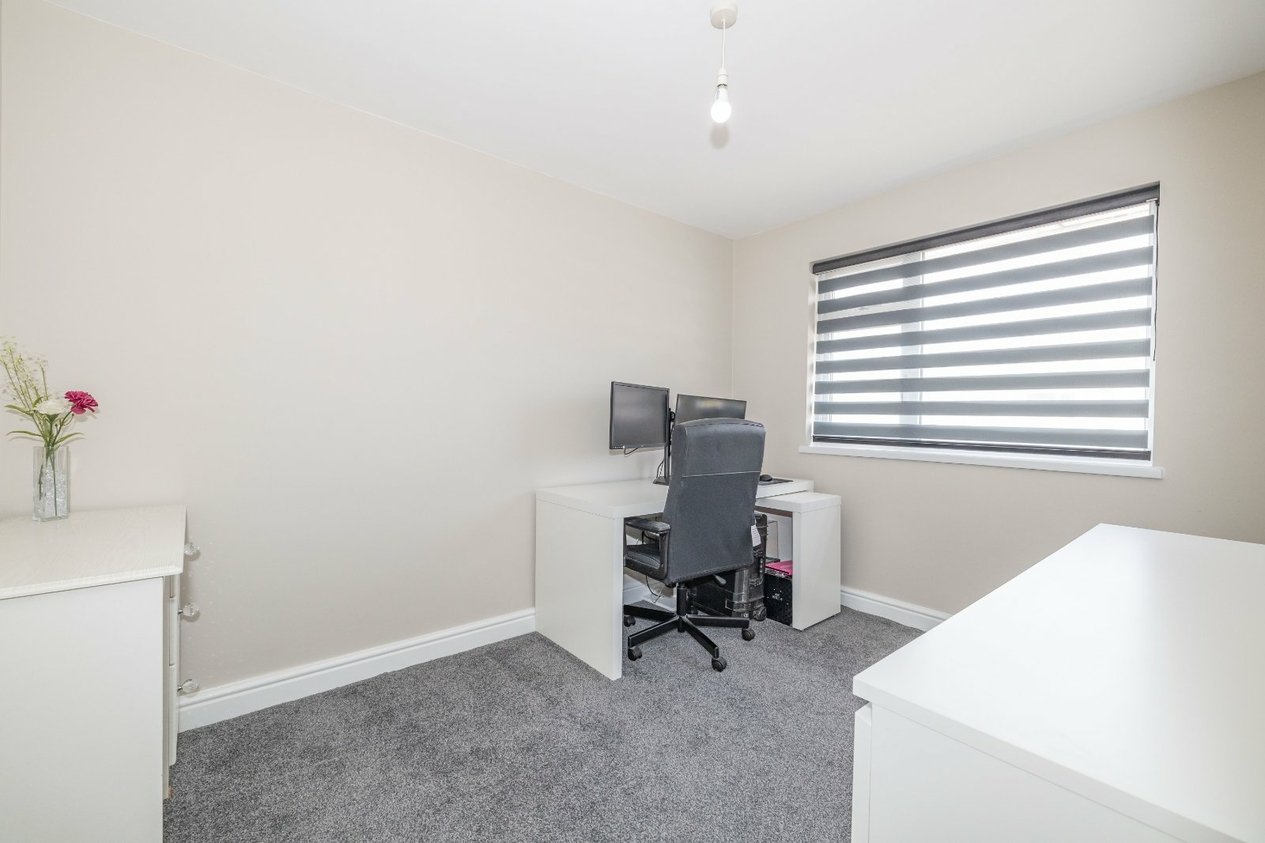 Properties For Sale in Underwood Close Kennington