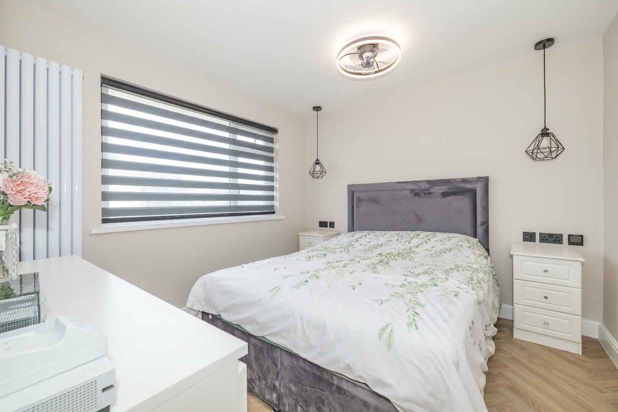 Properties For Sale in Underwood Close Kennington